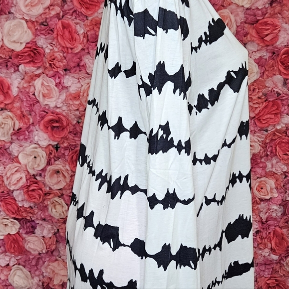 BLACK/WHITE TOP (XL)(BUNDLE ITEM)#64 - Picture 3 of 4